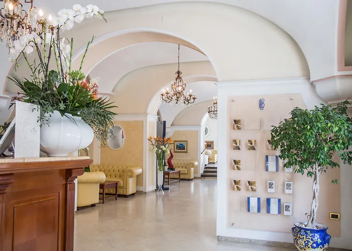 Resort: Lloyd'S Baia Hotel