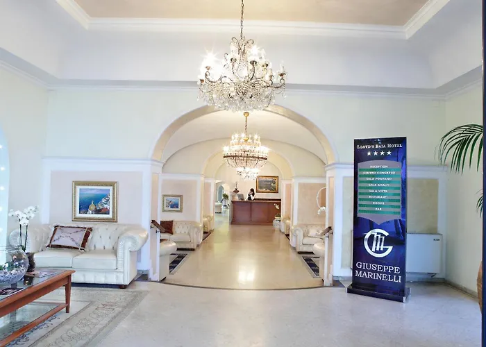 Resort: Lloyd'S Baia Hotel